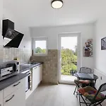 Ruhiges Am Stadtrand דירה